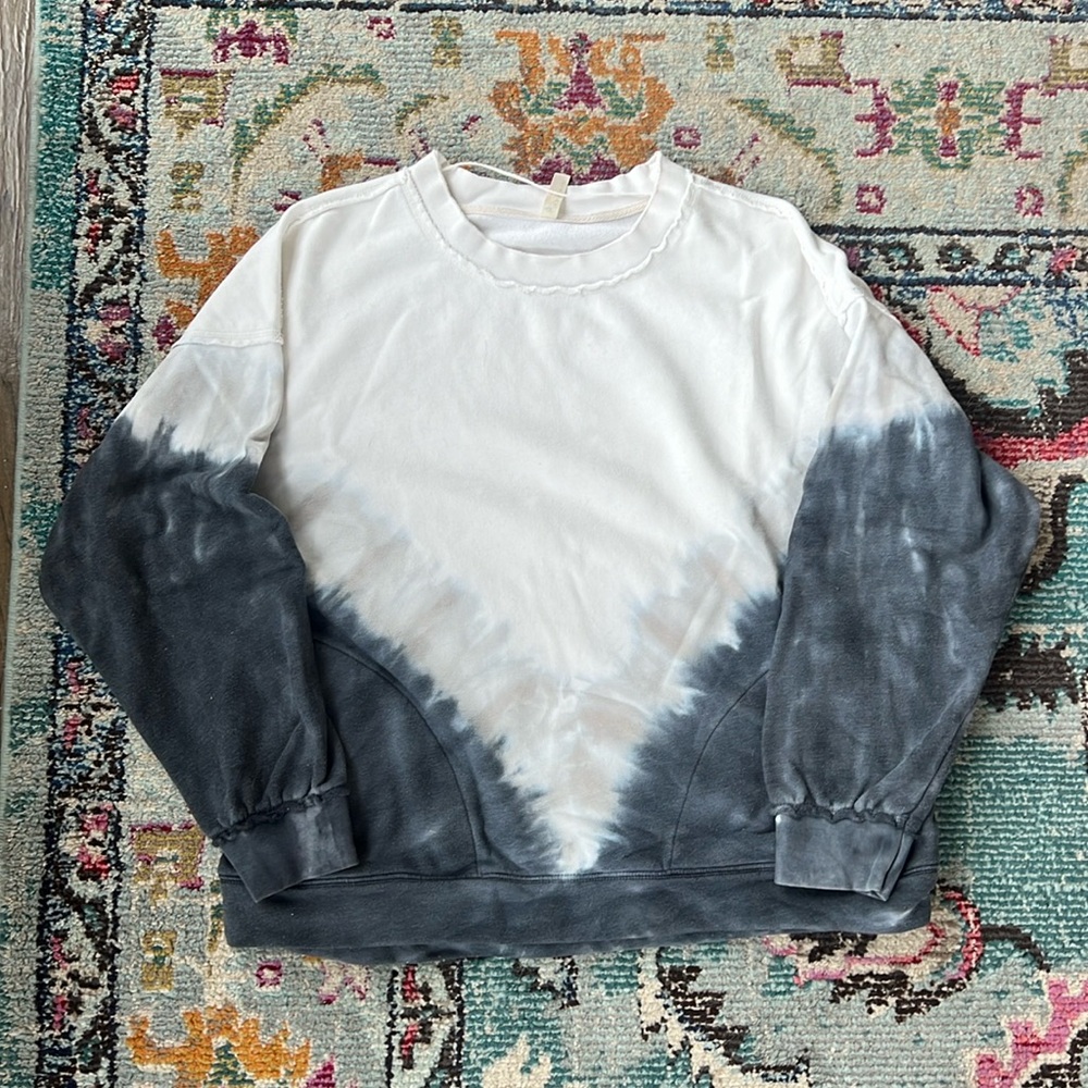 Free People White and Black Tie-Dye Crew Neck Sweater